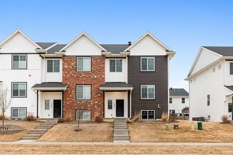 1042 Dubs Dr, Iowa City, IA 52246