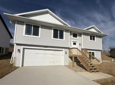 1824 Holly Meadow Ave SW, Cedarrapids, IA 52404