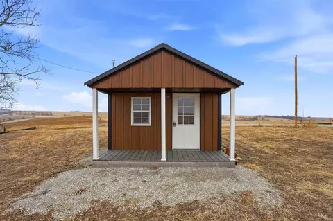 2087 520th Ave, Deepriver, IA 52222