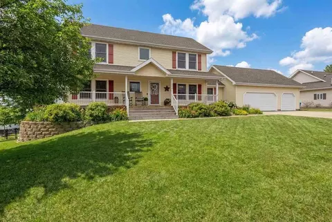 333 Hillview Dr SE, Mount Vernon, IA 52314
