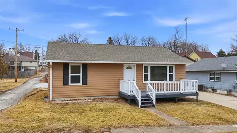 208 W Clark St, North English, IA 52316