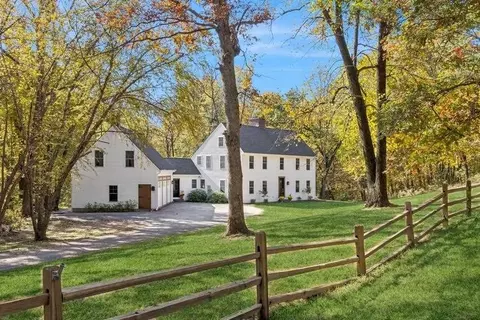 3767 Oak Ln NE, North Liberty, IA 52317