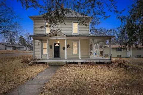 325 N 4th St, West Branch, IA 52358