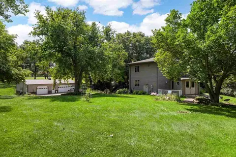 1951 Lake Manor Rd NE, Solon, IA 52333