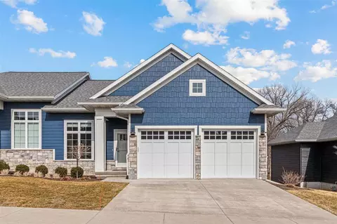 375 Hidden Ridge Dr, Coralville, IA 52241
