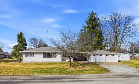 120 W 12th St, Washington, IA 52353