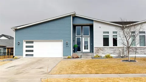 3978 Grindstone Dr, Iowa City, IA 52240