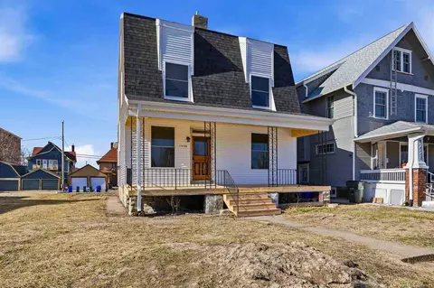 1426 3rd Ave SE, Cedar Rapids, IA 52403
