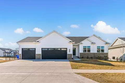 801 Old Mill Ln, Solon, IA 52333