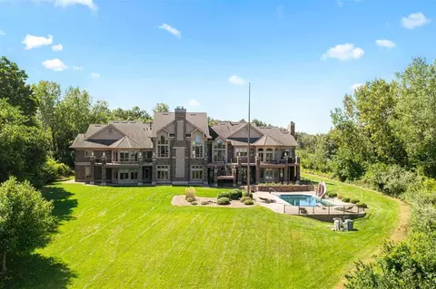 2310 NE Lakeridge Pl, North Liberty, IA 52317