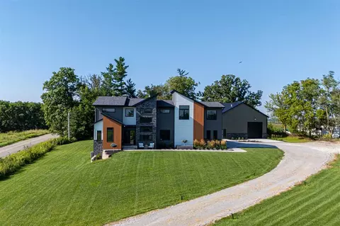 4615 Elynn Ln NE, Solon, IA 52333