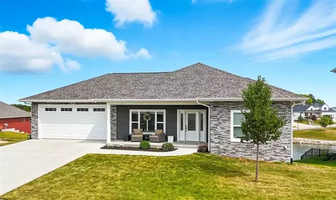 600 Majestic Oak Rdg, Solon, IA 52333