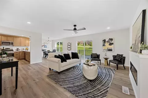 107 Dawson Dr, West Branch, IA 52358