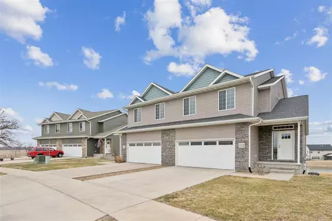 1112 Mary Ln, North Liberty, IA 52317