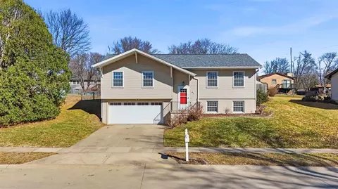 67 Gleason Dr, Iowa City, IA 52240