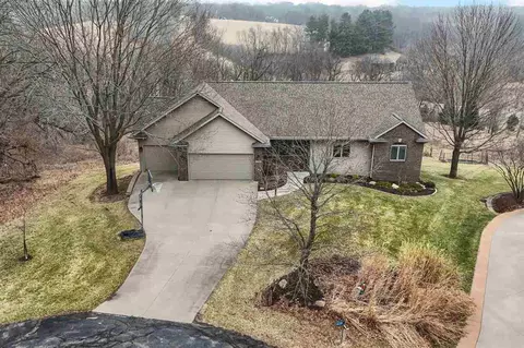 4242 Morel Cir, Iowa City, IA 52240