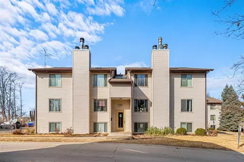 942 23rd Ave, Coralville, IA 52241