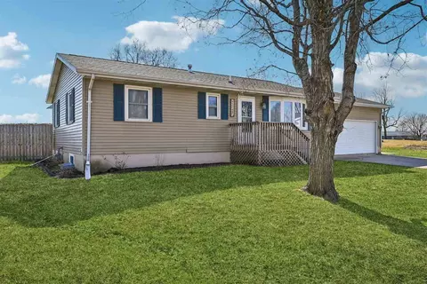 Exterior - 910 Karens Ct, Walker, IA 52352 photo 4 of 11