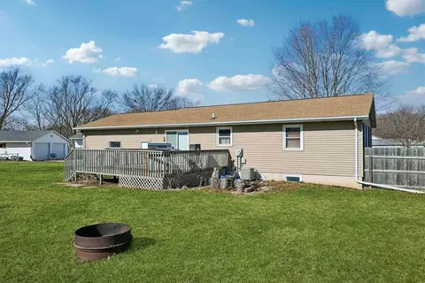Exterior - 910 Karens Ct, Walker, IA 52352 photo 6 of 11