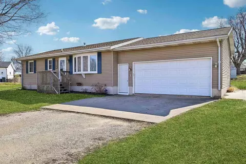 Exterior - 910 Karens Ct, Walker, IA 52352 photo 2 of 11