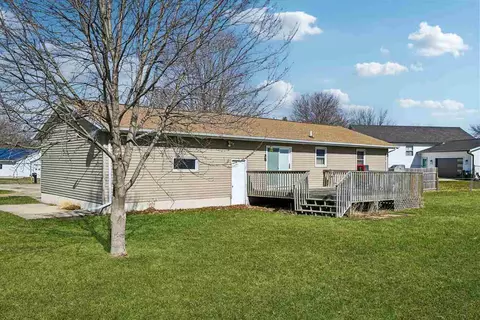 Exterior - 910 Karens Ct, Walker, IA 52352 photo 5 of 11