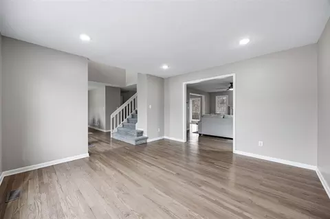 Living - 3310 Riverside Dr NE, Cedar Rapids, IA 52411 photo 2 of 5
