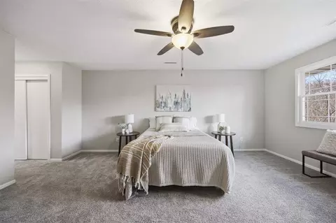 Bedroom - 3310 Riverside Dr NE, Cedar Rapids, IA 52411 photo 2 of 6