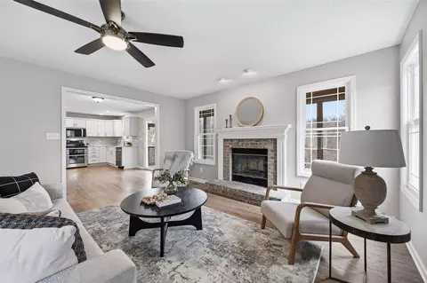 Living - 3310 Riverside Dr NE, Cedar Rapids, IA 52411 photo 3 of 5
