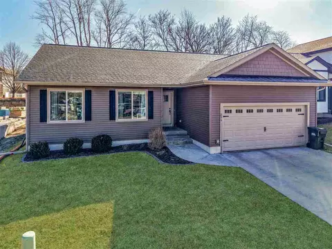 236 Kenneth Dr, Iowa City, IA 52245
