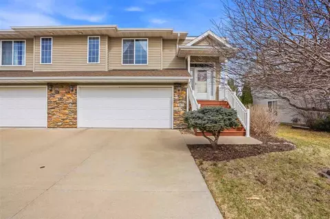 1070 Patton Ln, North Liberty, IA 52317