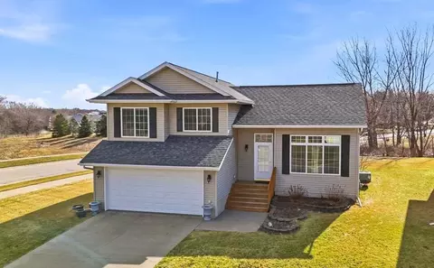 3 Andrea Ct, Iowa City, IA 52246