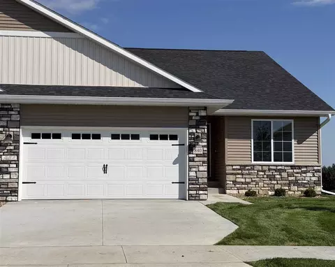 840 Armands Ln, Tiffin, IA 52340