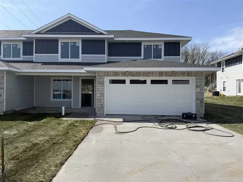 1621 Mitchell Pl, Tiffin, IA 52340