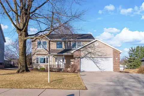 1618 Red Oak Dr, Coralville, IA 52241