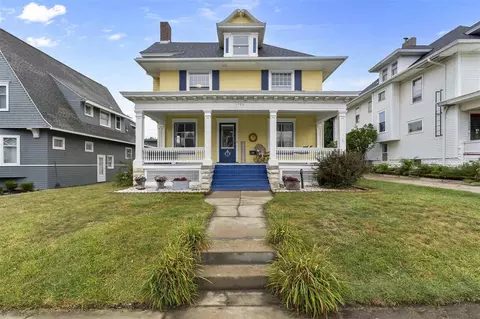 1720 2nd Ave SE, Cedar Rapids, IA 52403