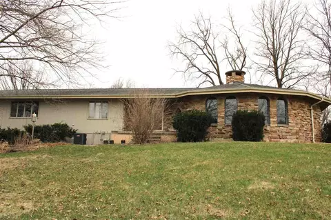 230 N Navajo Ln, North English, IA 52316