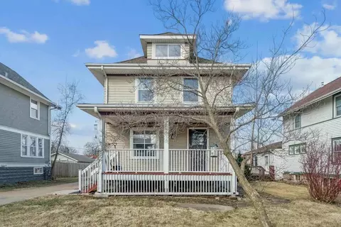 250 Highland Dr NW, Cedar Rapids, IA 52405