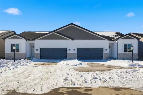945 Eisenhower Blvd, North Liberty, IA 52317