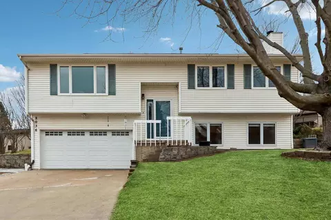 2036 N Ridge Dr, Coralville, IA 52241