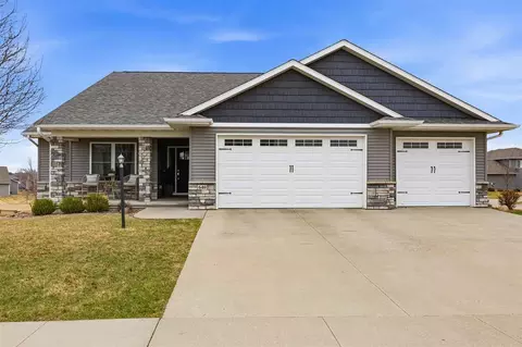 640 Hemingway Dr, North Liberty, IA 52317