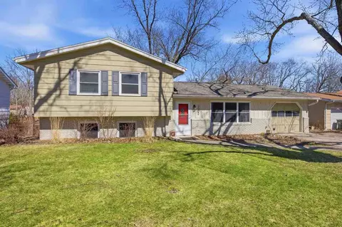 3002 Brookside Dr, Iowa City, IA 52245
