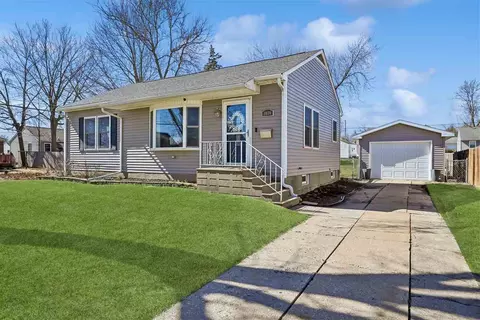 1620 NW 9th St, Cedar Rapids, IA 52405