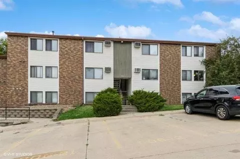806 Benton Dr #13, Iowa City, IA 52246