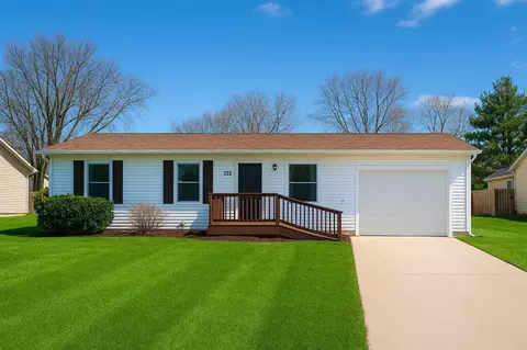 222 Northside Dr, West Branch, IA 52358