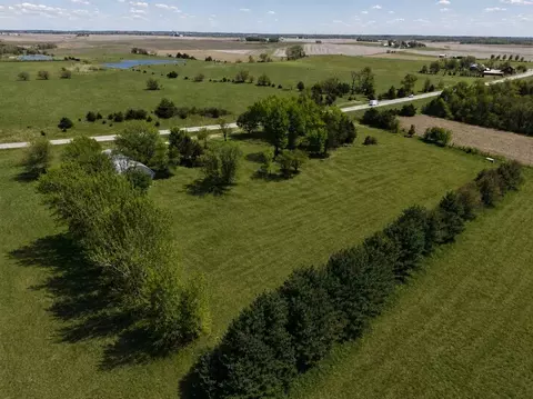 5515 24th Avenue Dr, Vinton, IA 52349
