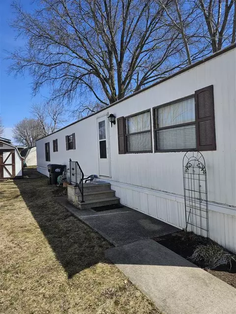 2100 Scott Blvd #LOT 84, Iowa City, IA 52240