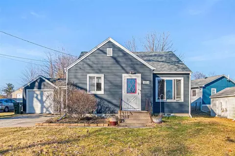 1854 Friendship St, Iowa City, IA 52245