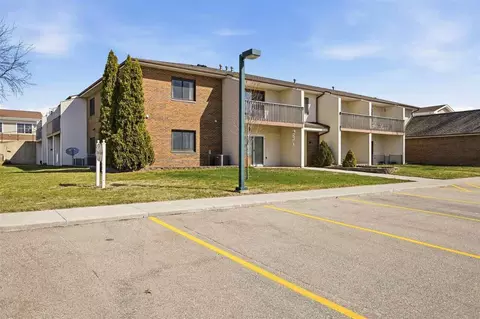 730 S Market St, Solon, IA 52333