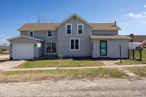 100 3rd Ave, Newhall, IA 52315
