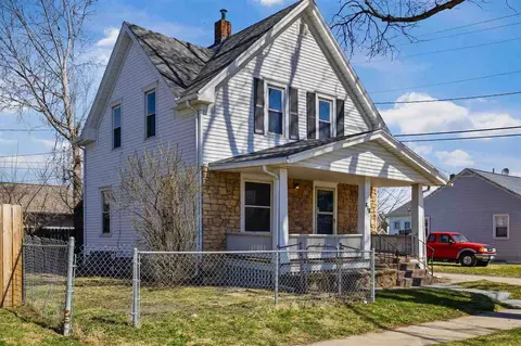 818 10th Ave SW, Cedar Rapids, IA 52404